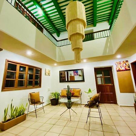 ホテル Casa Colonial Gonzalez メリダ エクステリア 写真